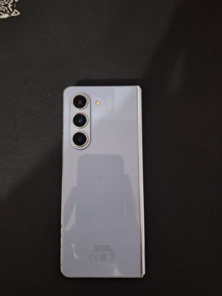 Vând/schimb samnsung galaxy z fold 5/256gb/12gb ram