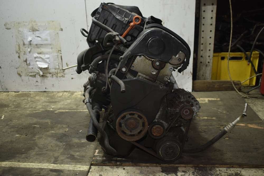 Двигатель
AGZ
VW PASSAT B5 2.3 L