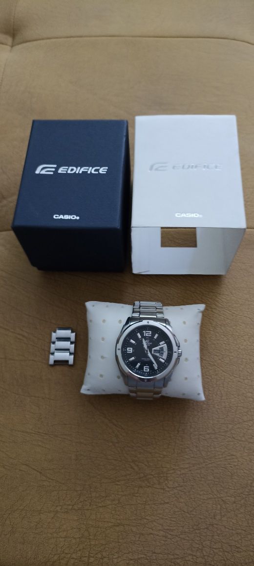 Часовник Casio EF 129D 1A