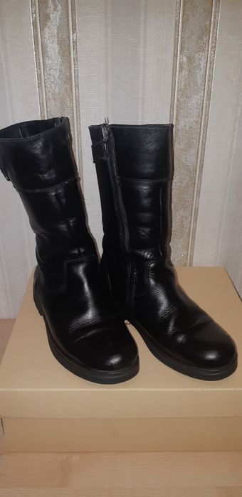 Продам детские зимние чисто кожаные сапожки на девочку размер 33 -  34