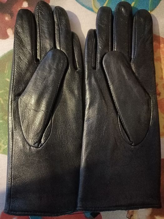 Продаются женские кожаные перчатки