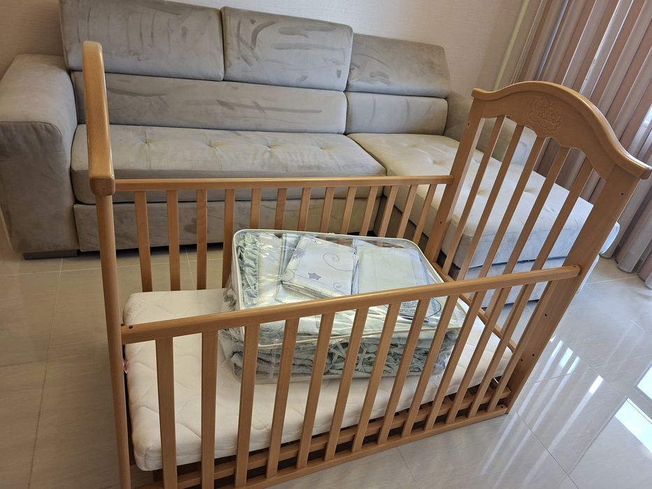 Бебешка кошара с матрак и спален комплект