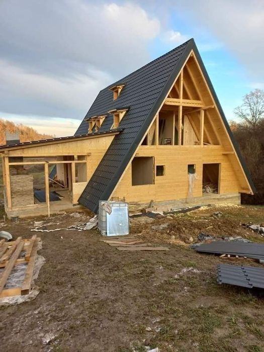 Casa si Cabana stil A-Frame pe structura de lemn
