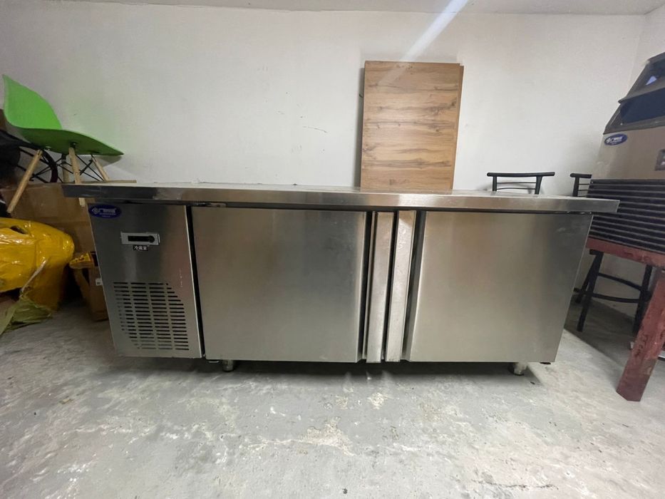 СРОЧНО продается стол холодильник