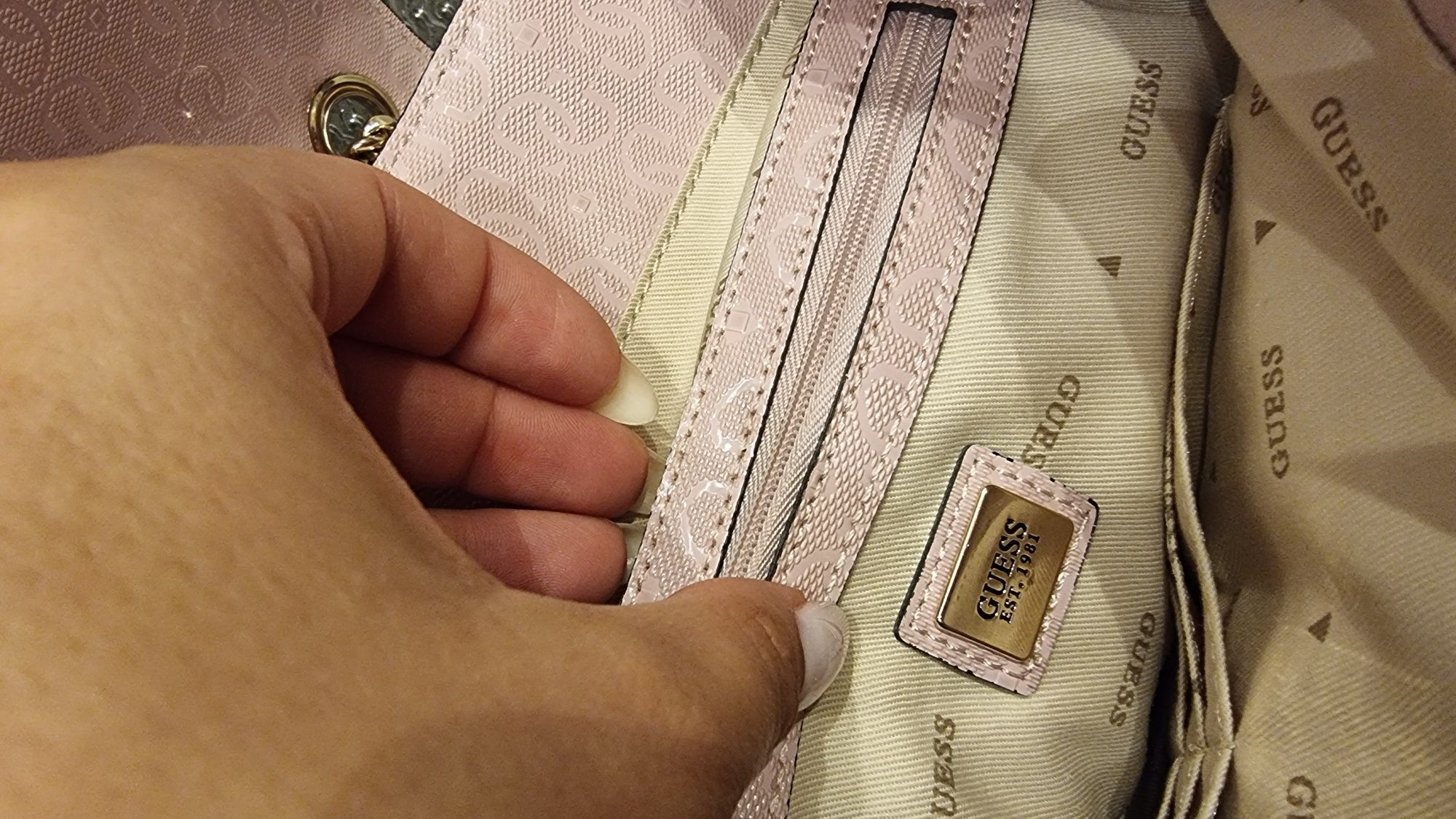 Розова Раница Guess