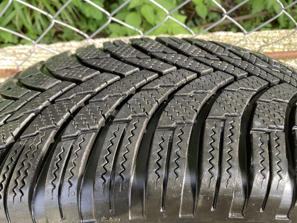 Firestone 225/60/18 4бр зимни гуми SUV