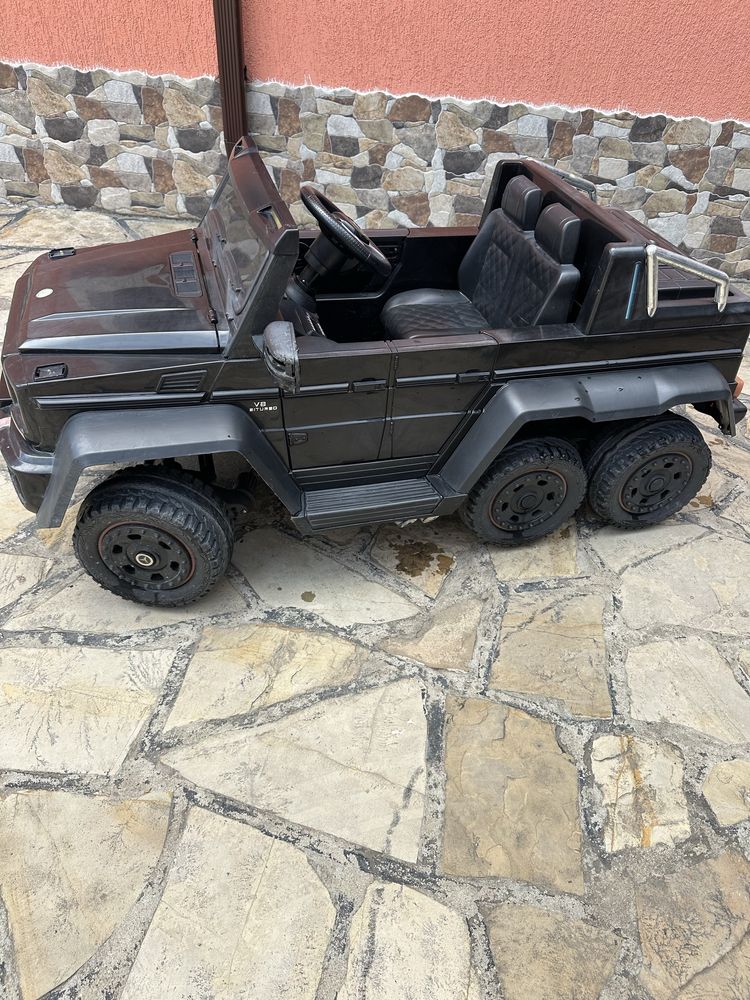 Детска акумулаторна кола мецедес 6X6