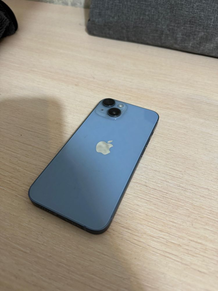 Iphone 14.        .