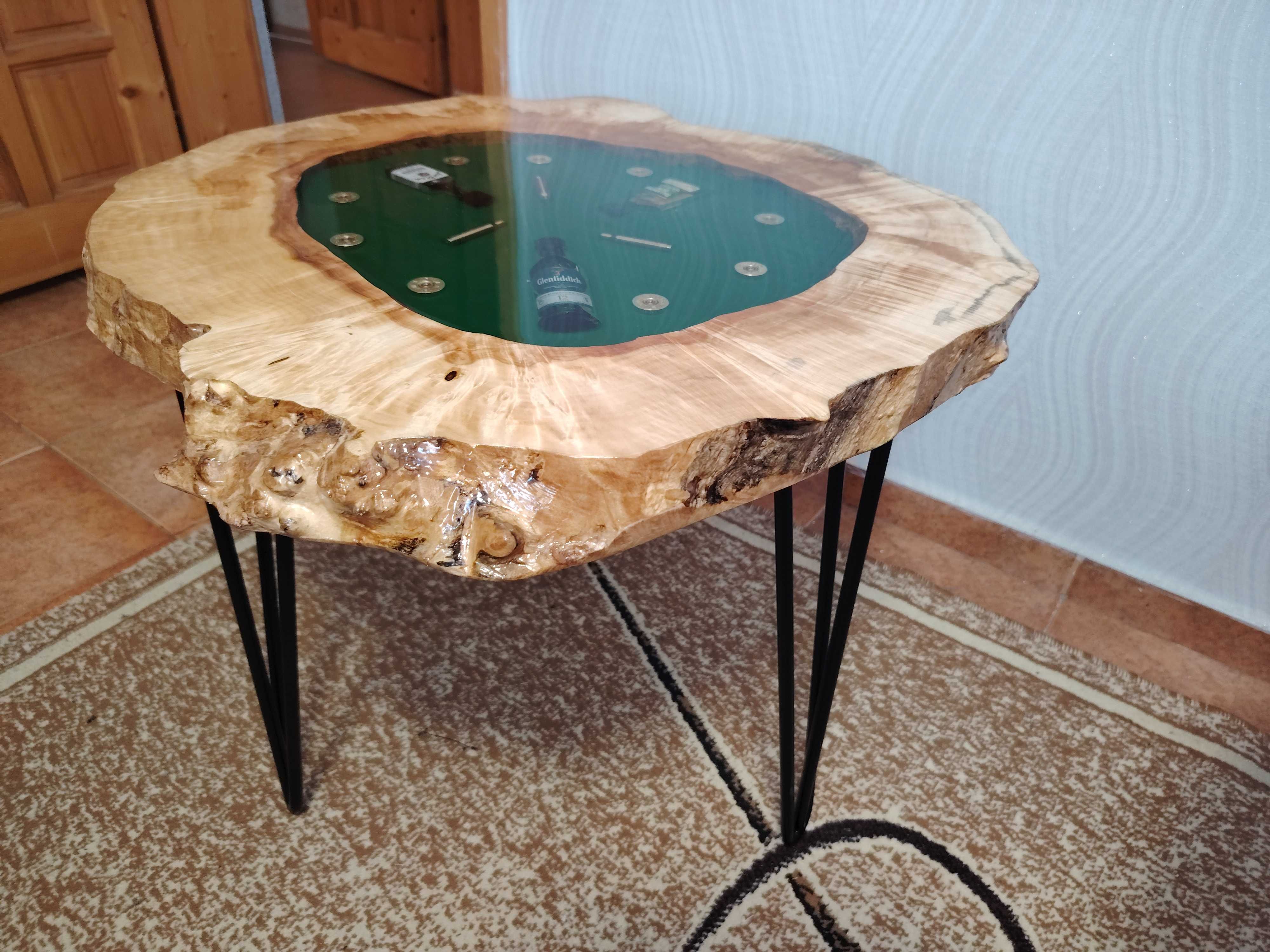Маси от епоксидна смола и дърво