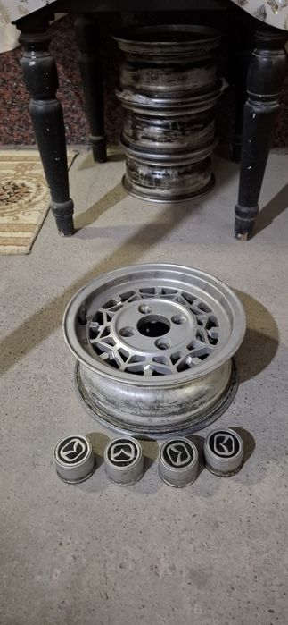 Сакадиски 200 $  Мазда размер  R 13