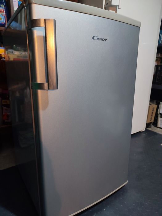 Малък хладилник Candy