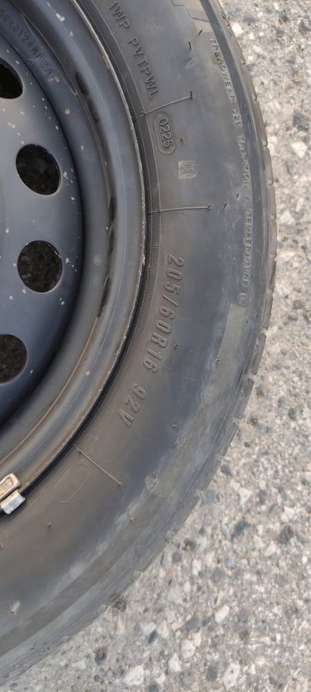 Шины   205/60R16