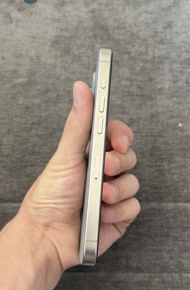 Iphone 15 pro natural tiran 128 gb esim