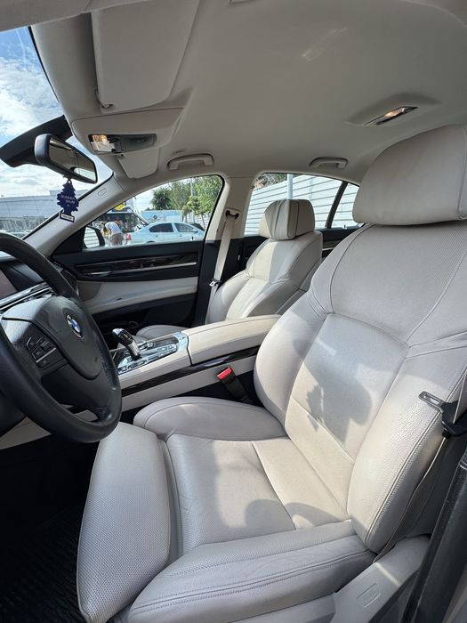 BMW SERIA 7 740d xDrive L– 146.000 km – impecabil, fără accidente