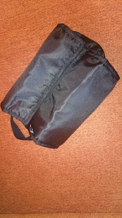 черен несесер козметичен