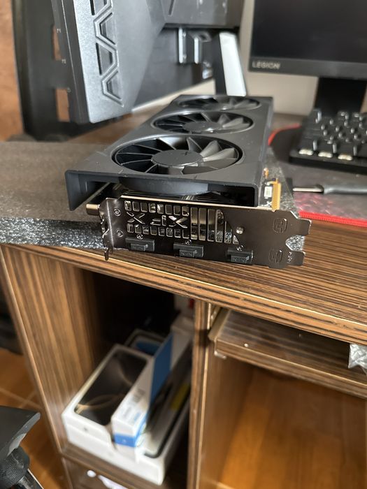 AMD RX 9060XT XFX Triple Fan 16 GB VRAM, 128 bit