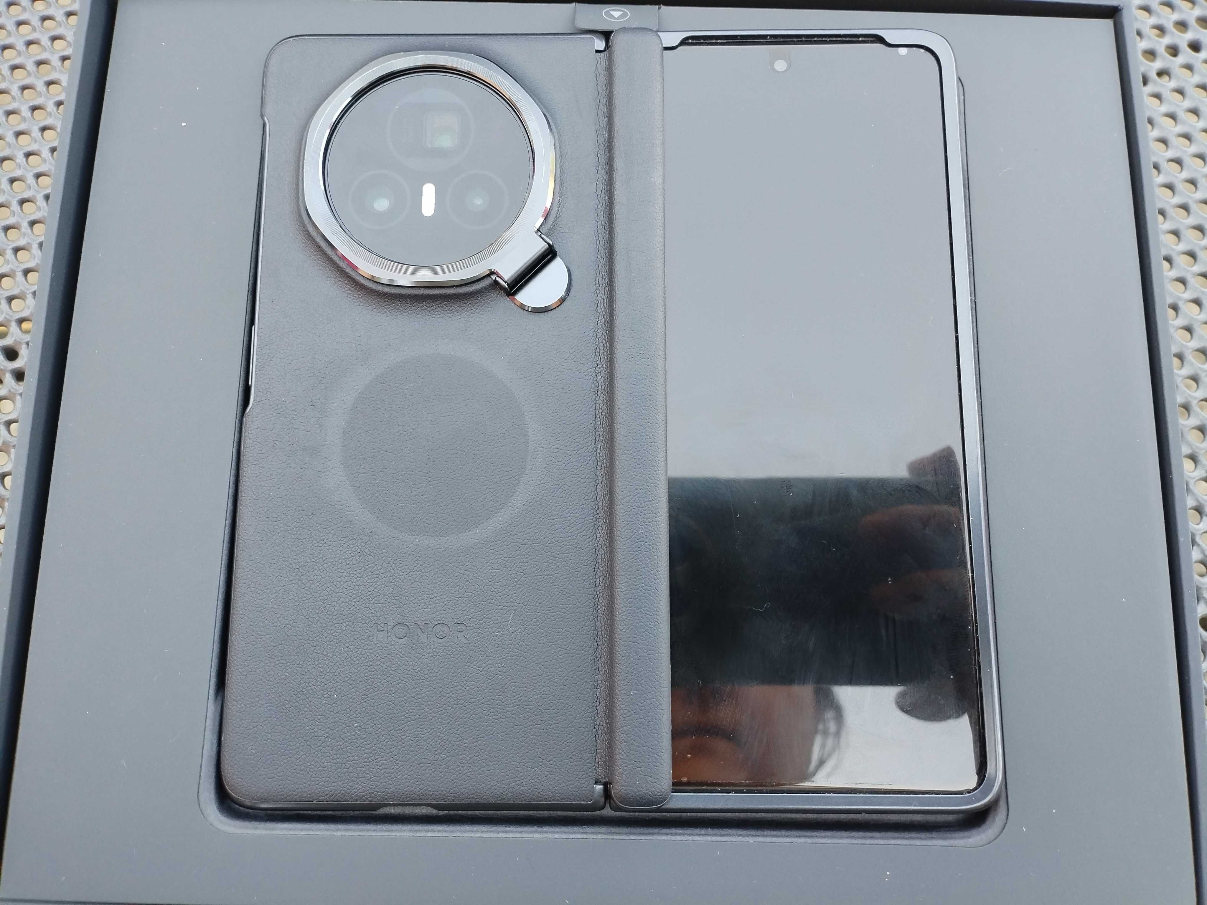 Honor magic v3, без забележки, купуван януари 2025г от Технополис