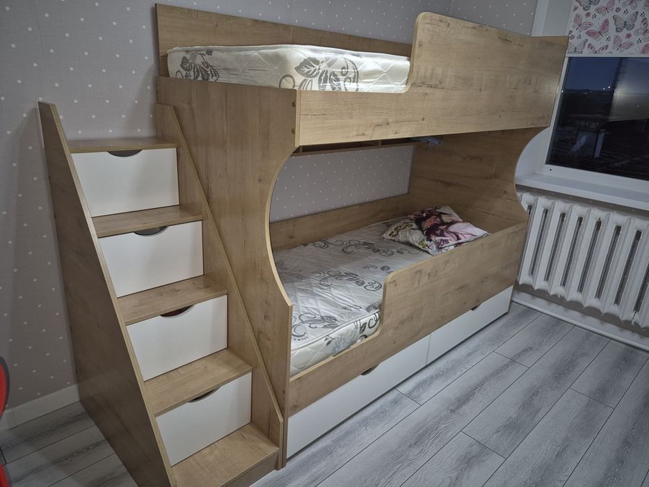 Кровать двухъярусная детская