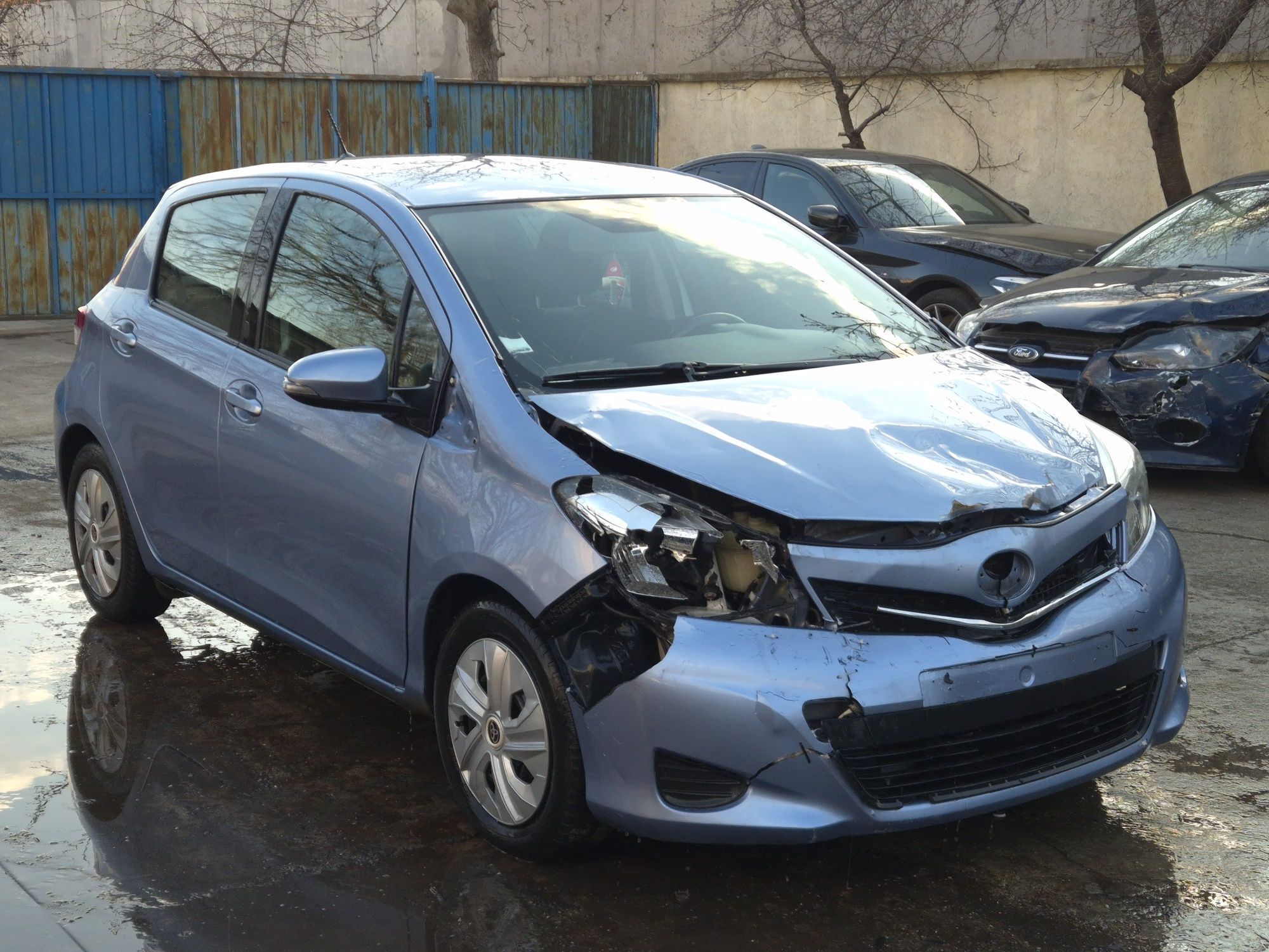 Toyota Yaris 1.4 d4D ușor avariat lovit