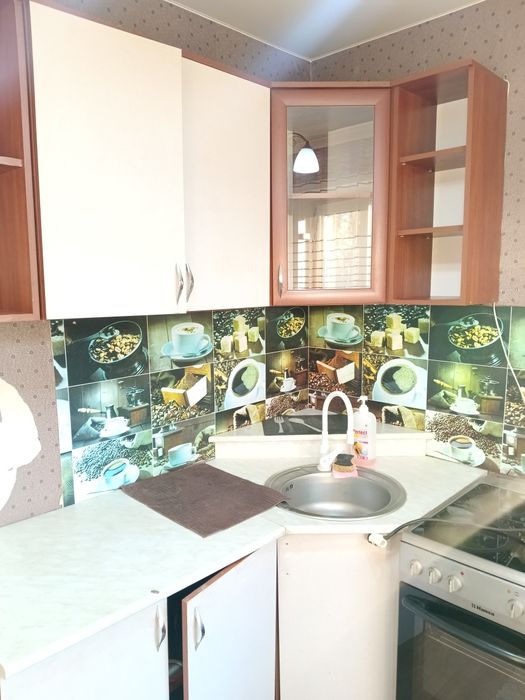 Продам 2 х комн квар. 3 мкр-7 дом- 2   этаж
