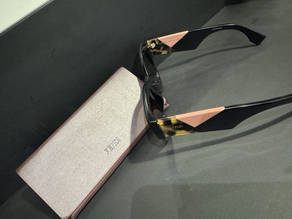 FENDI слънчеви очила