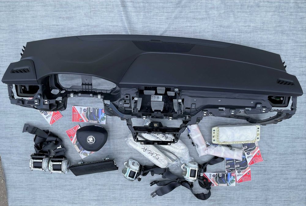 Skoda Scala kit airbag volan pasager genunchi  plansa bord - centuri
