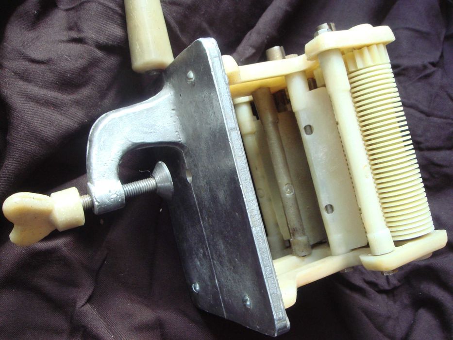 Лапше Резка СССР Прочные Качественные Валы с крепление и Ручкой