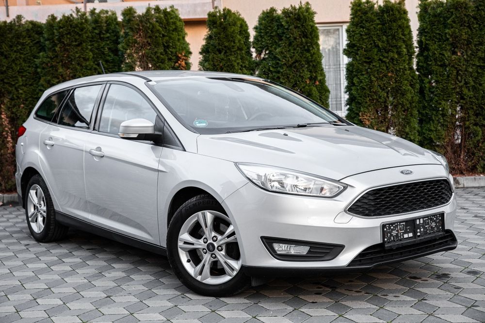 Ford Focus 1.5 TDCI incalzire scaune , Navi , Senzori   Carte service