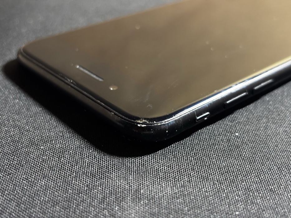 iPhone SE 2020 / Black / 64GB