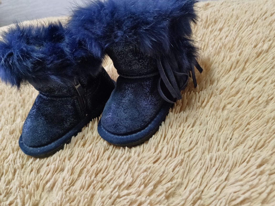 Продам зимние уги на девочку