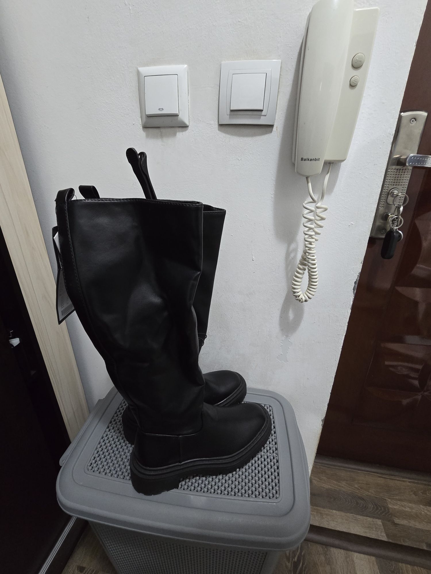 Дамски обувки и ботуши