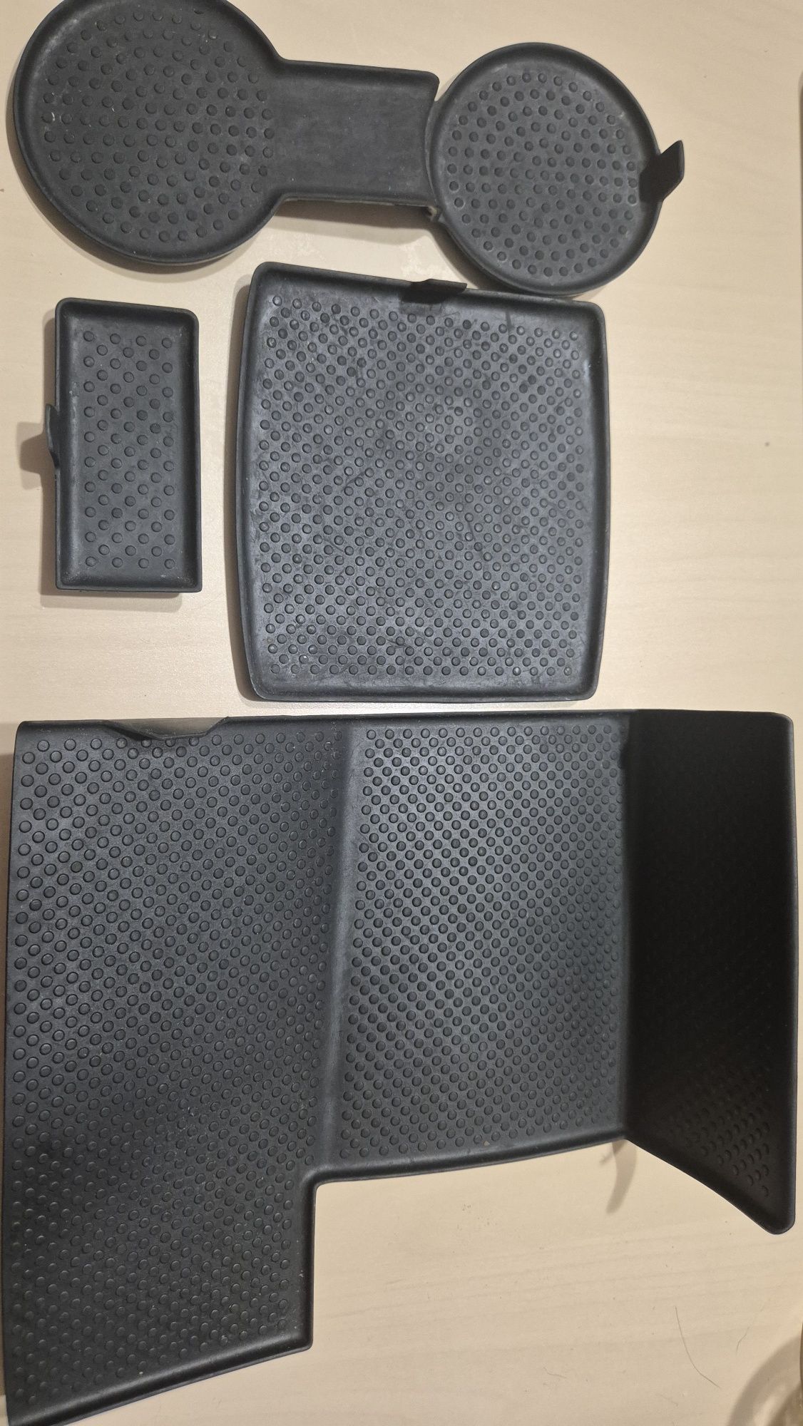 Оригинални подложки за централна конзола за VW Golf 7/7.5