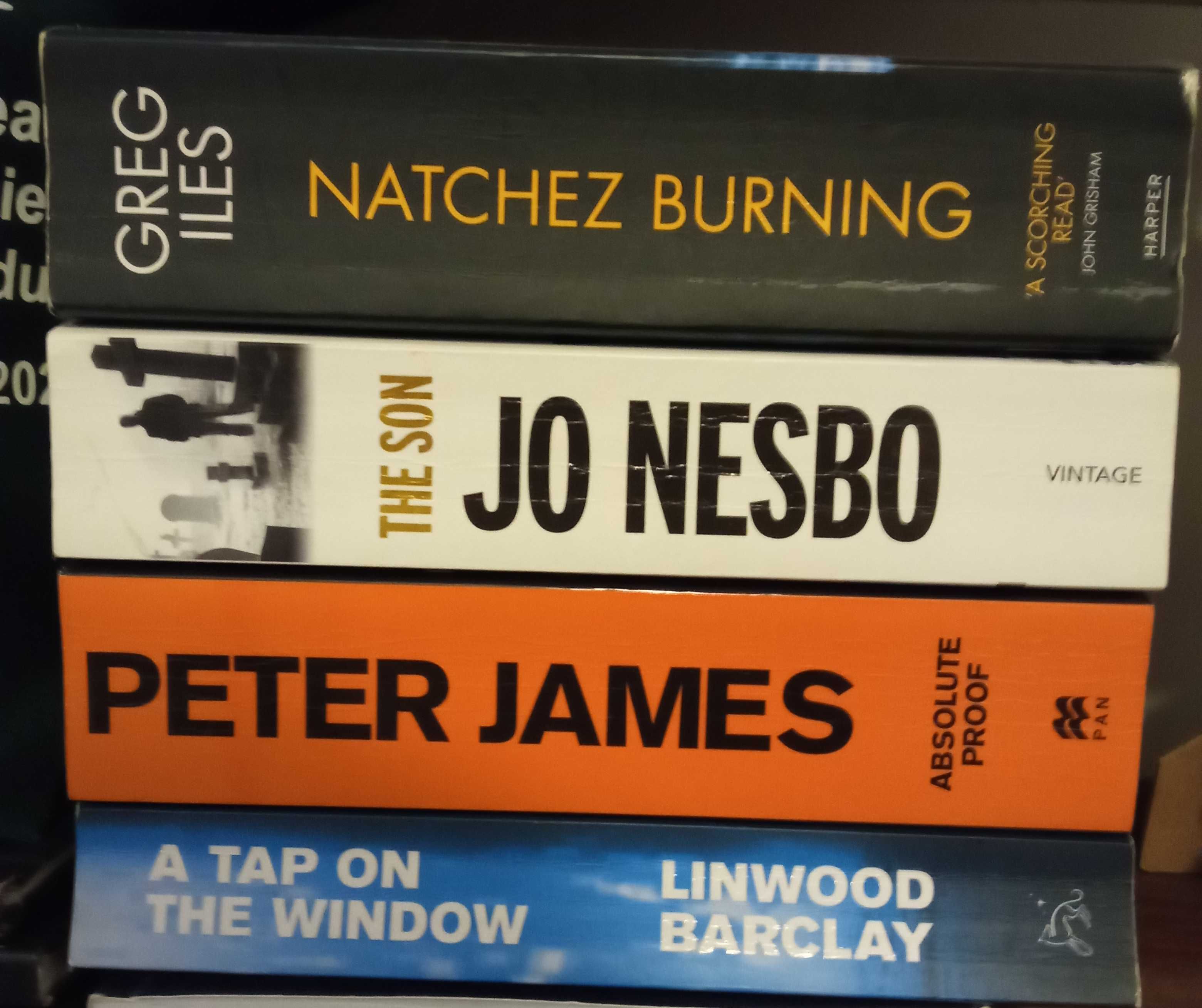 Vand carti romana, engleza Stephen King, Jo Nesbo,Barclay, Koontz etc