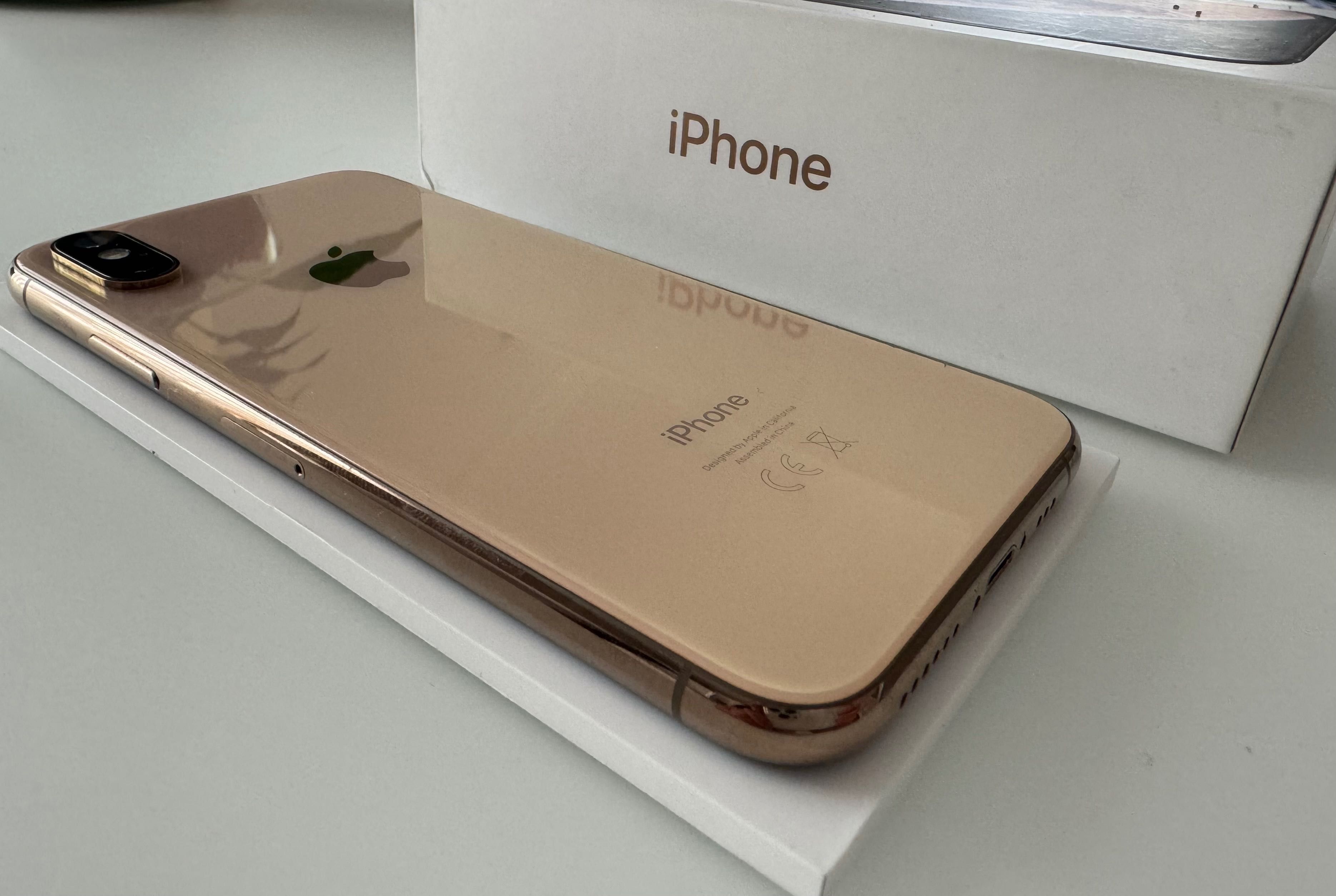 iPhone XS, Gold 64GB