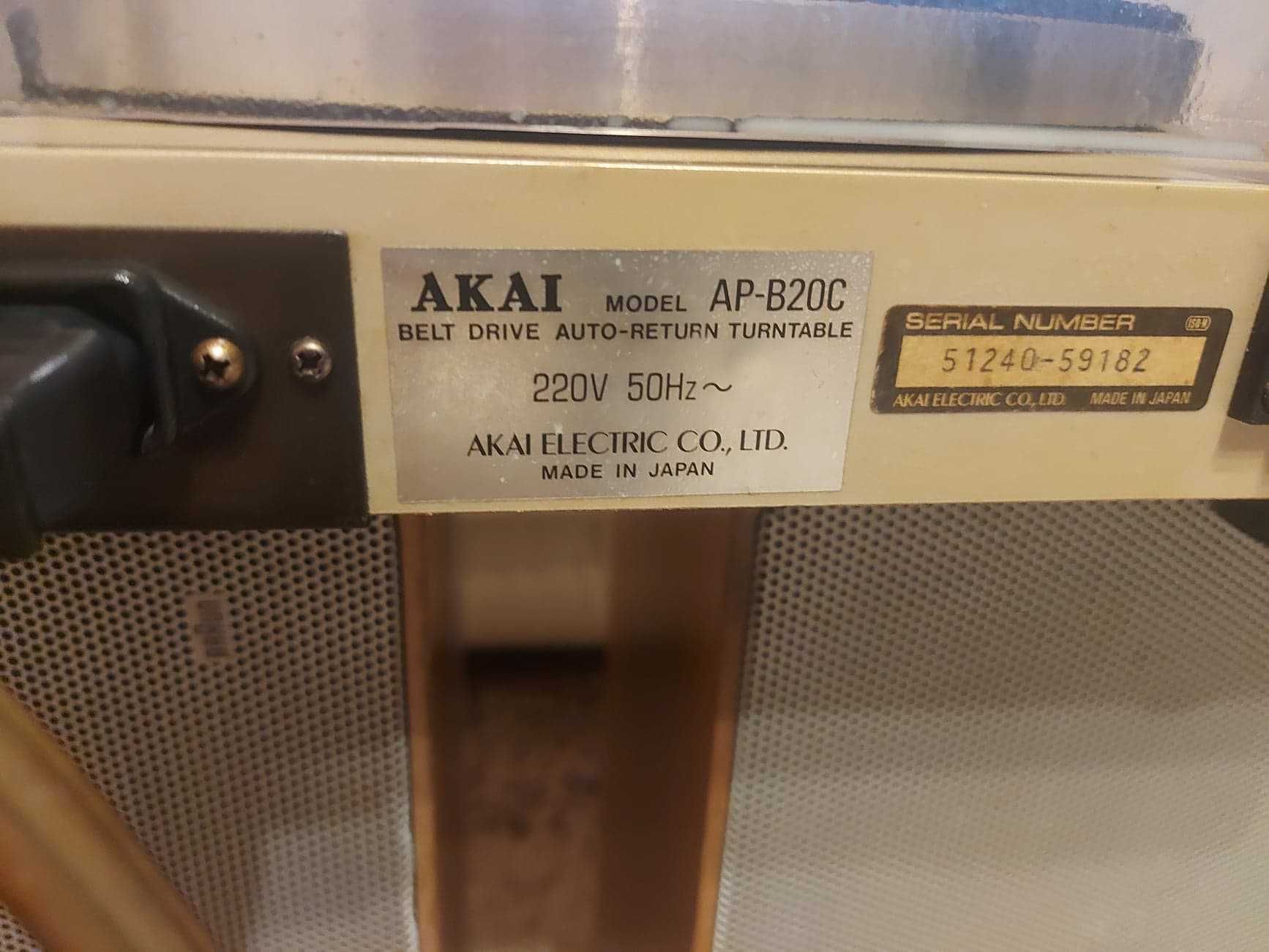 AKAI AP-B20 - Auto-Return Stereo Turntable