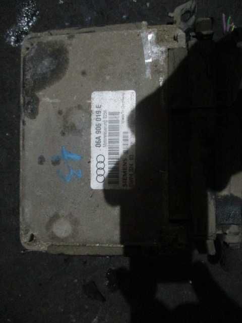 Calculator motor ECU Audi A3 8L motor 1,6 benzina 8 valve MPI