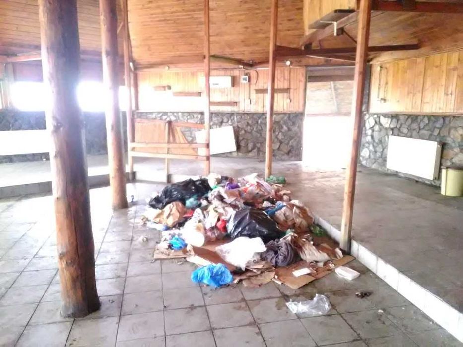 Constructii si teren - hotel si terasa