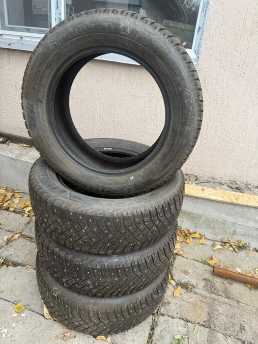 Зимние шины Godyyear 225/60/17