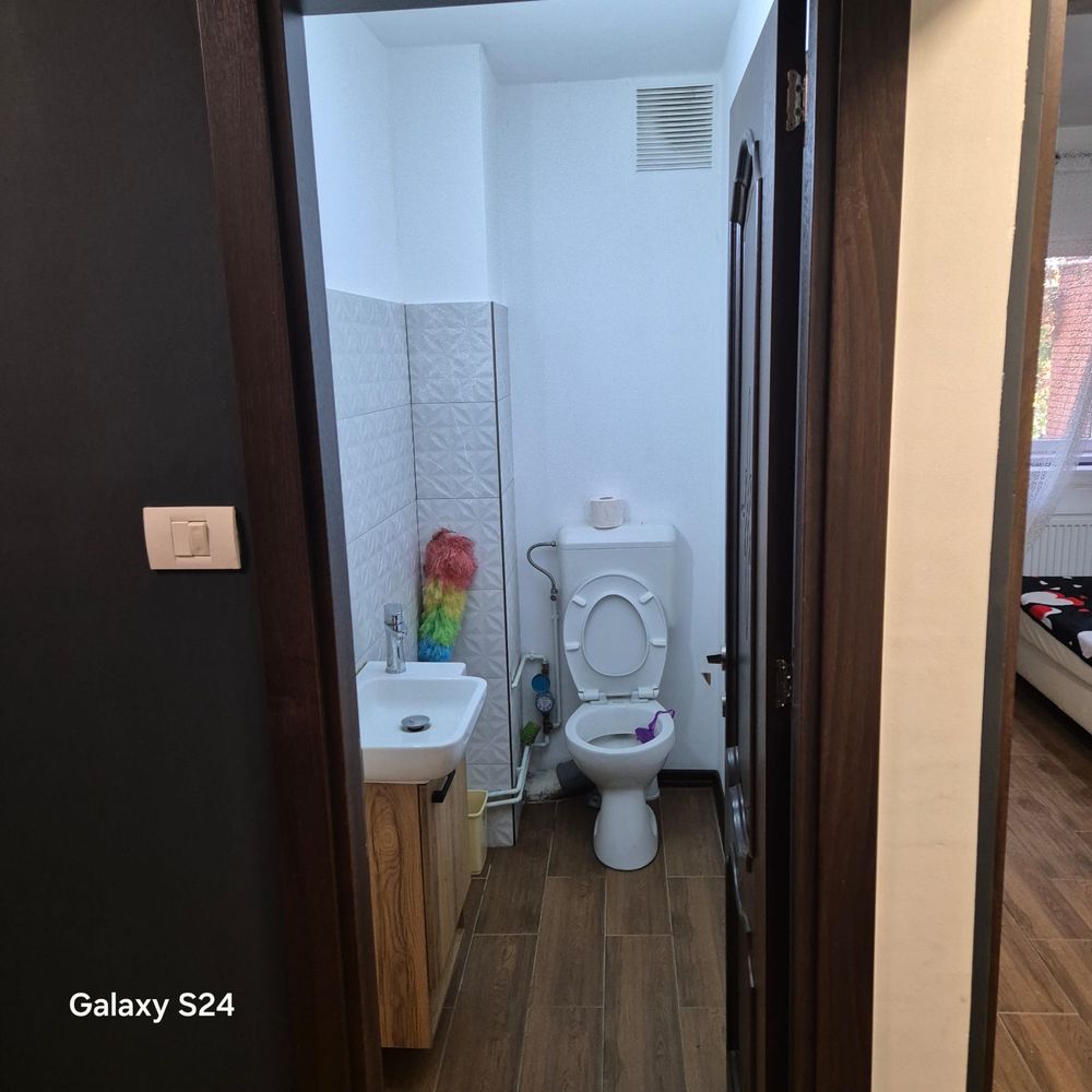 Apartament decomandat, 2 camere, 2 băi + balcon – Calea Torontalului