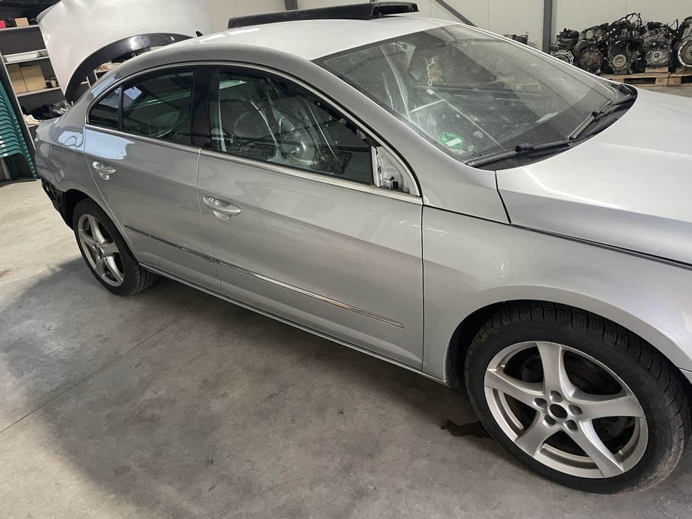 Vand capota motor Volkswagen Passat CC impecabila