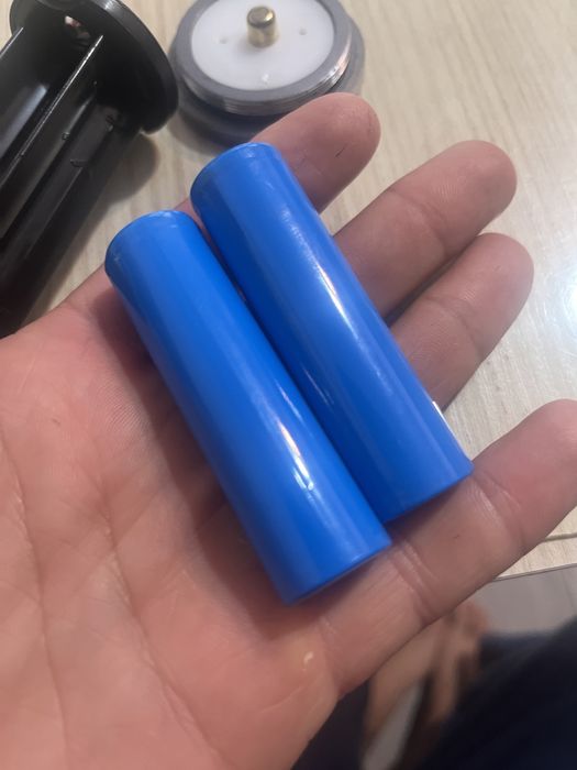 Lanterna puternica led cu acumulatori