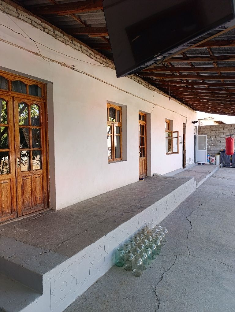 Hovli sotiladi (Xonobod)
