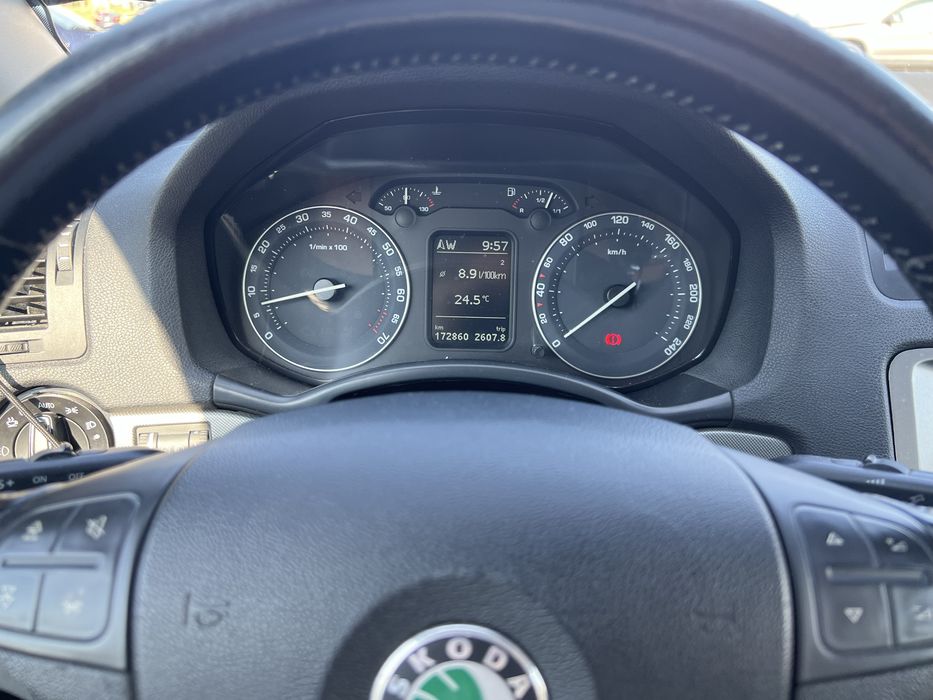 Skoda Octavia 2 Elegance benzina 1.6 MPI 102 CP