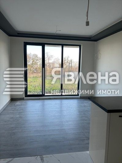 Тристаен апартамент