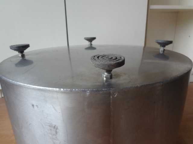 Голям неръждаем казан ( бака )