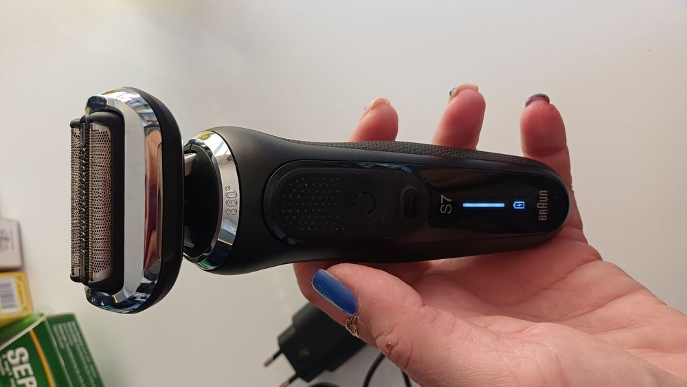Нова електрическа съмобръсначка braun S7