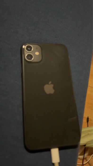 Phone 11 — 64GB — Negru — Stare excelentă, fără zgârieturi — 1.000 lei