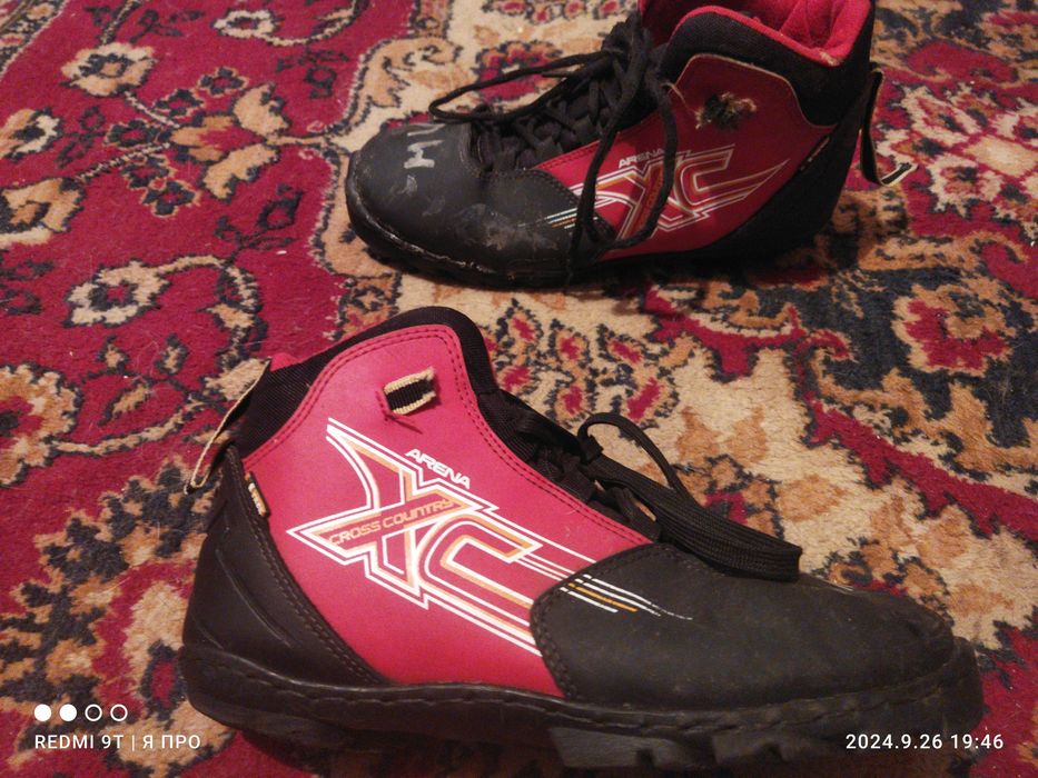 Лыжные ботинки в хорошем состояние