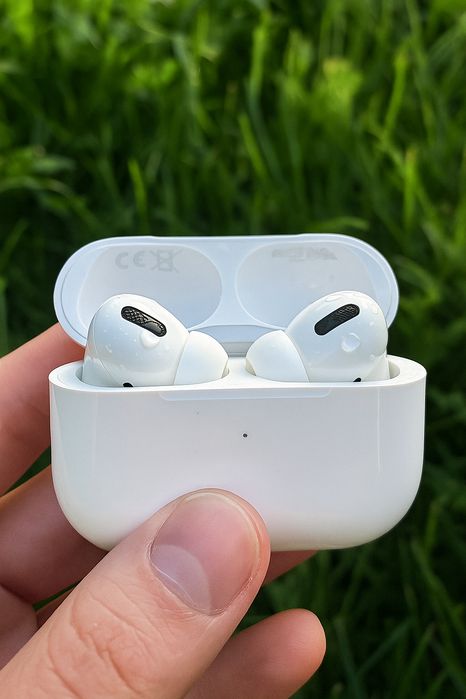 Продам наушники AirPods