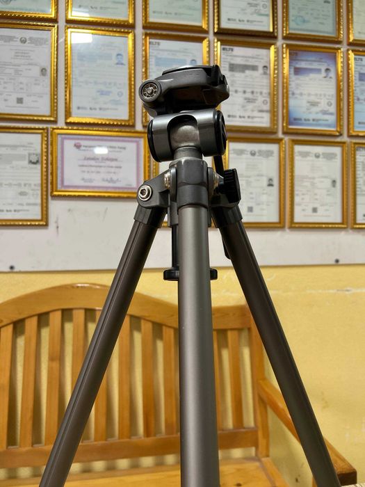 Canon EOS 90D + [ob’ektiv / aksessuarlar] – A’lo holatda